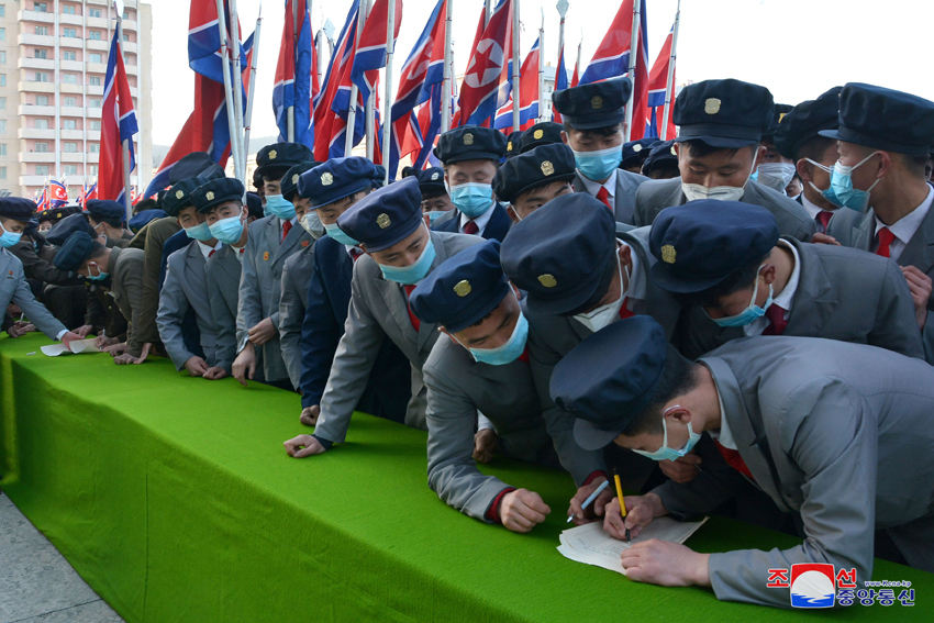 young Koreans sign up for KPA